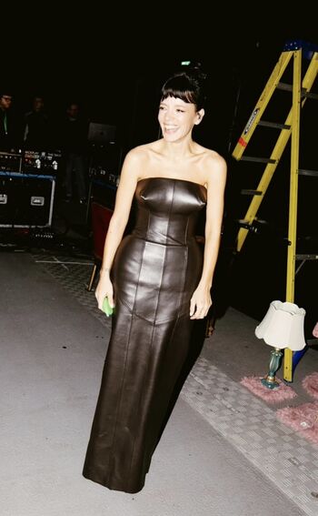 Full leaked Lily allen page private photo