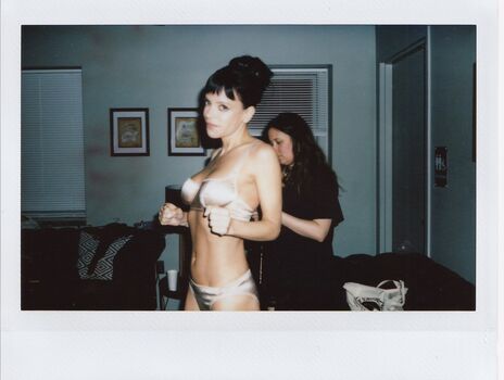 Full leaked Lily allen private photo