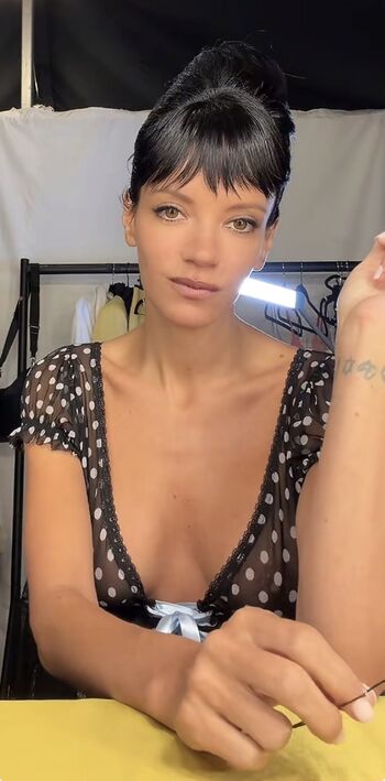 Full leaked Lily allen private photo