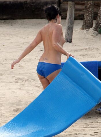 Full leaked Lily allen private photo