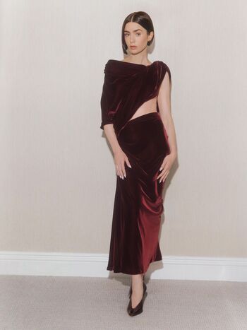 Full leaked Lily collins private photo