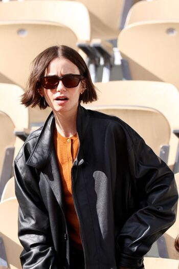 Full leaked Lily collins private photo
