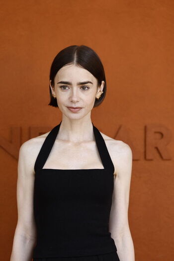 Full leaked Lily collins private photo