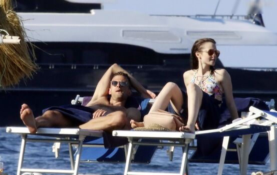 Full leaked Lily collins private photo
