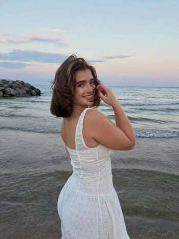 Full leaked Lily eagla private photo
