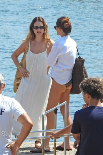 Full leaked Lily james private photo