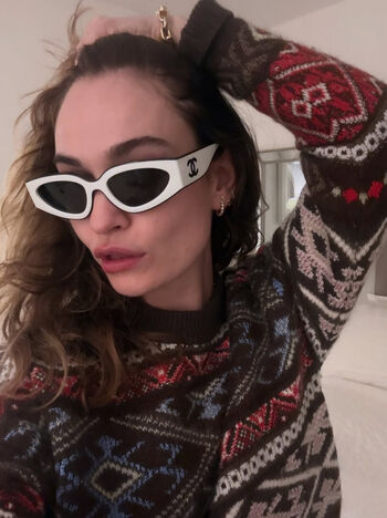 Full leaked Lily james private photo