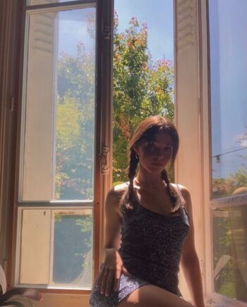Full leaked Lily kerneis page private photo