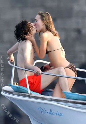Full leaked Lily rose depp private photo