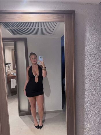 Full leaked Lily wright private photo