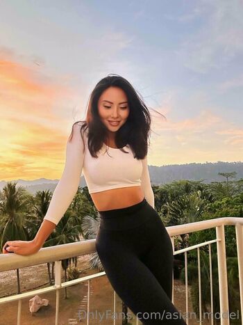 Full leaked Lily private photo