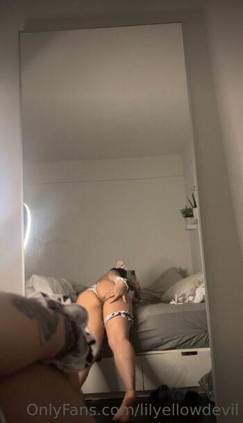 Full leaked Lilyellowdevil private photo