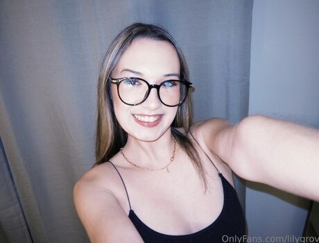 Full leaked Lilygrov private photo