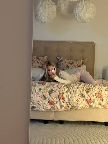 Full leaked Lilyseastar private photo