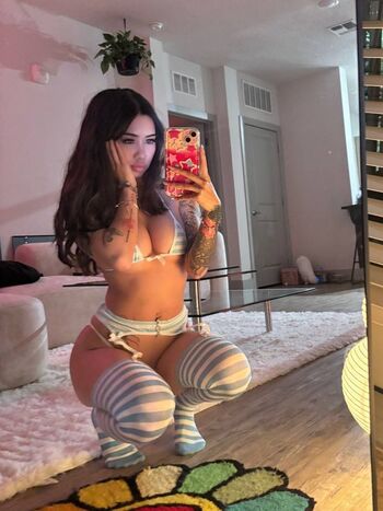Full leaked Lilyysdream private photo