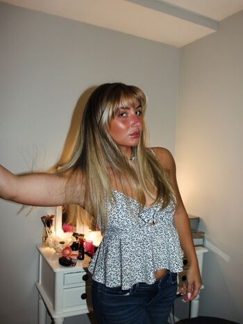 Full leaked Lindsay sento page private photo
