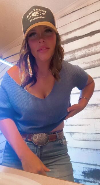 Full leaked Lindzee private photo