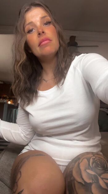 Full leaked Lindzee private photo
