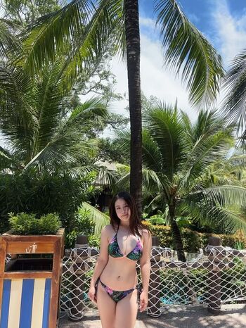 Full leaked Ling  ee page private photo