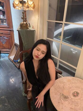 Full leaked Ling  ee page private photo