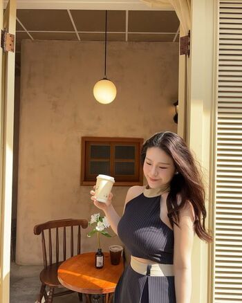Full leaked Ling  ee page private photo
