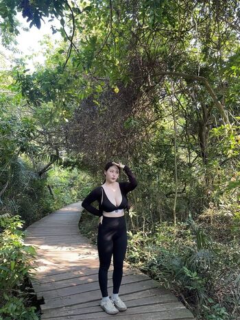 Full leaked Ling  ee page private photo