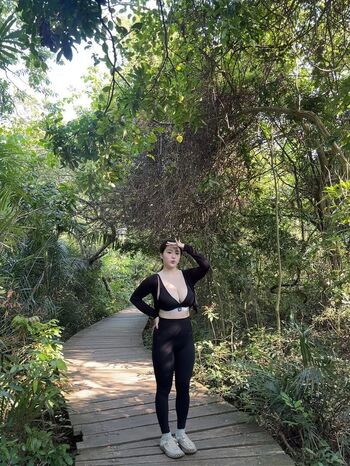 Full leaked Ling  ee page private photo