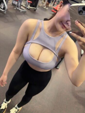 Full leaked Ling  ee page private photo