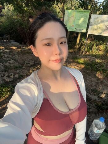 Full leaked Ling  ee page private photo