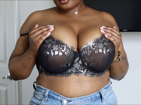 Full leaked Lingerieloungefree private photo