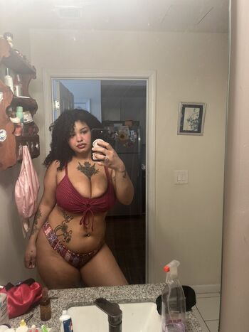 Full leaked Lipglossdollqueen private photo