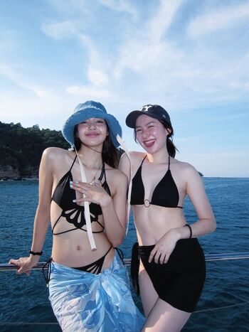 Full leaked Lisa blackpink page private photo