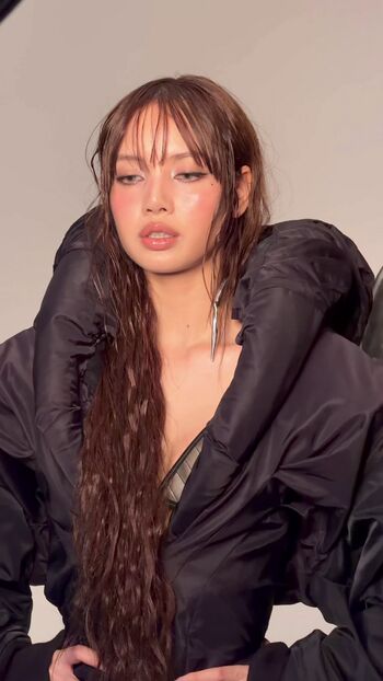 Full leaked Lisa blackpink private photo