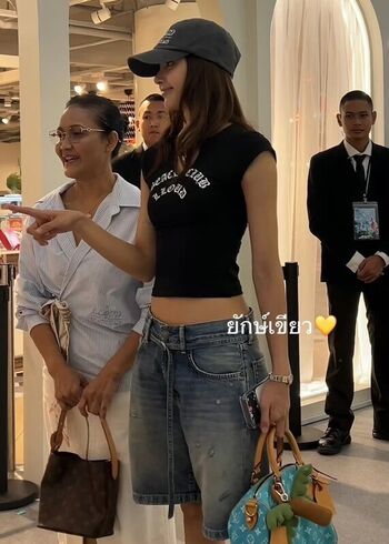 Full leaked Lisa blackpink page private photo