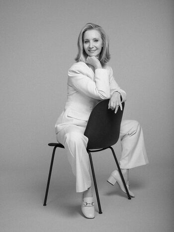 Full leaked Lisa kudrow private photo
