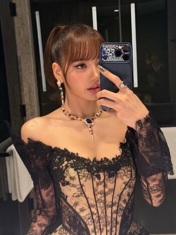 Full leaked Lisa manoban private photo