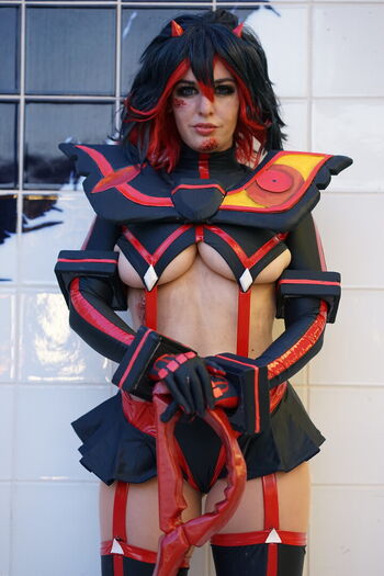 Full leaked Lisalouwho page private photo