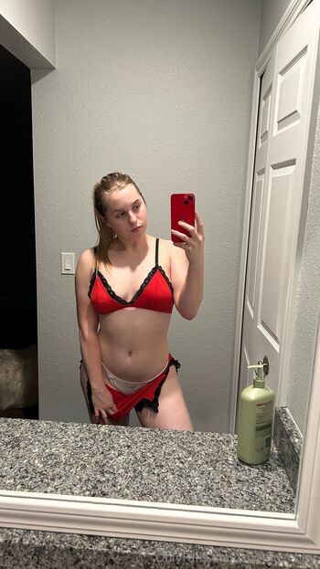 Full leaked Lissom private photo
