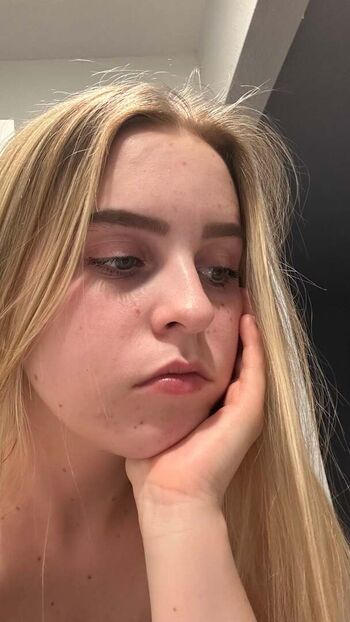 Full leaked Lissom private photo