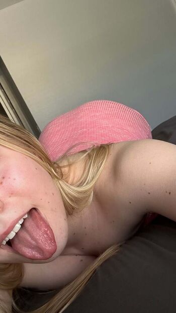 Full leaked Lissom private photo