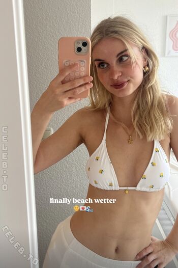 Full leaked Livingwithleenaa private photo
