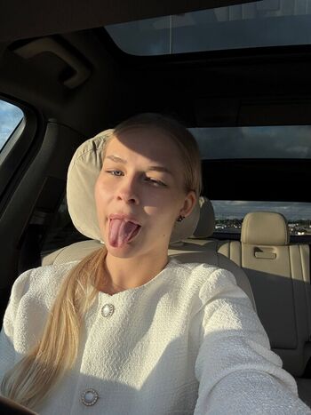 Full leaked Liyastar page private photo