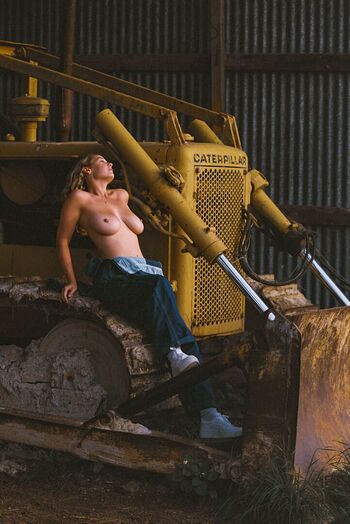 Full leaked Liz riddell private photo