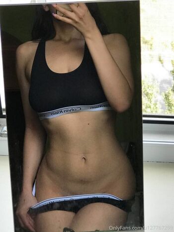 Full leaked Lizzi private photo