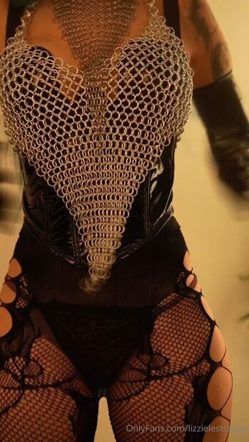 Full leaked Lizzielestrange private photo