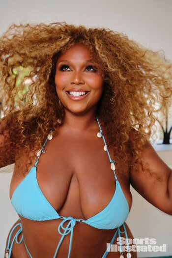 Full leaked Lizzo private photo
