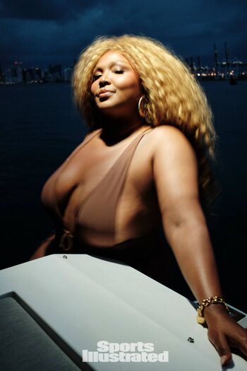 Full leaked Lizzo private photo