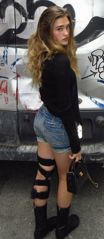 Full leaked Lizzy greene private photo