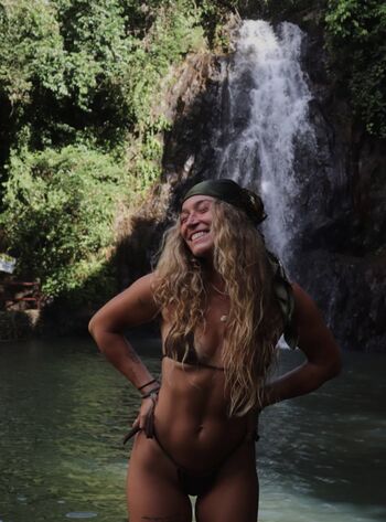 Full leaked Lizzyfulcher private photo