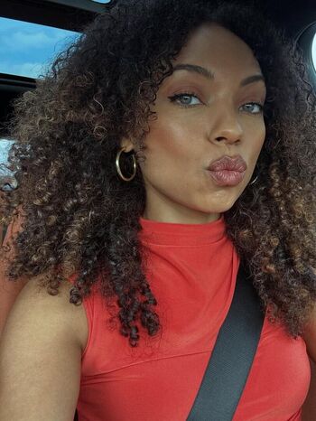 Full leaked Logan browning page private photo